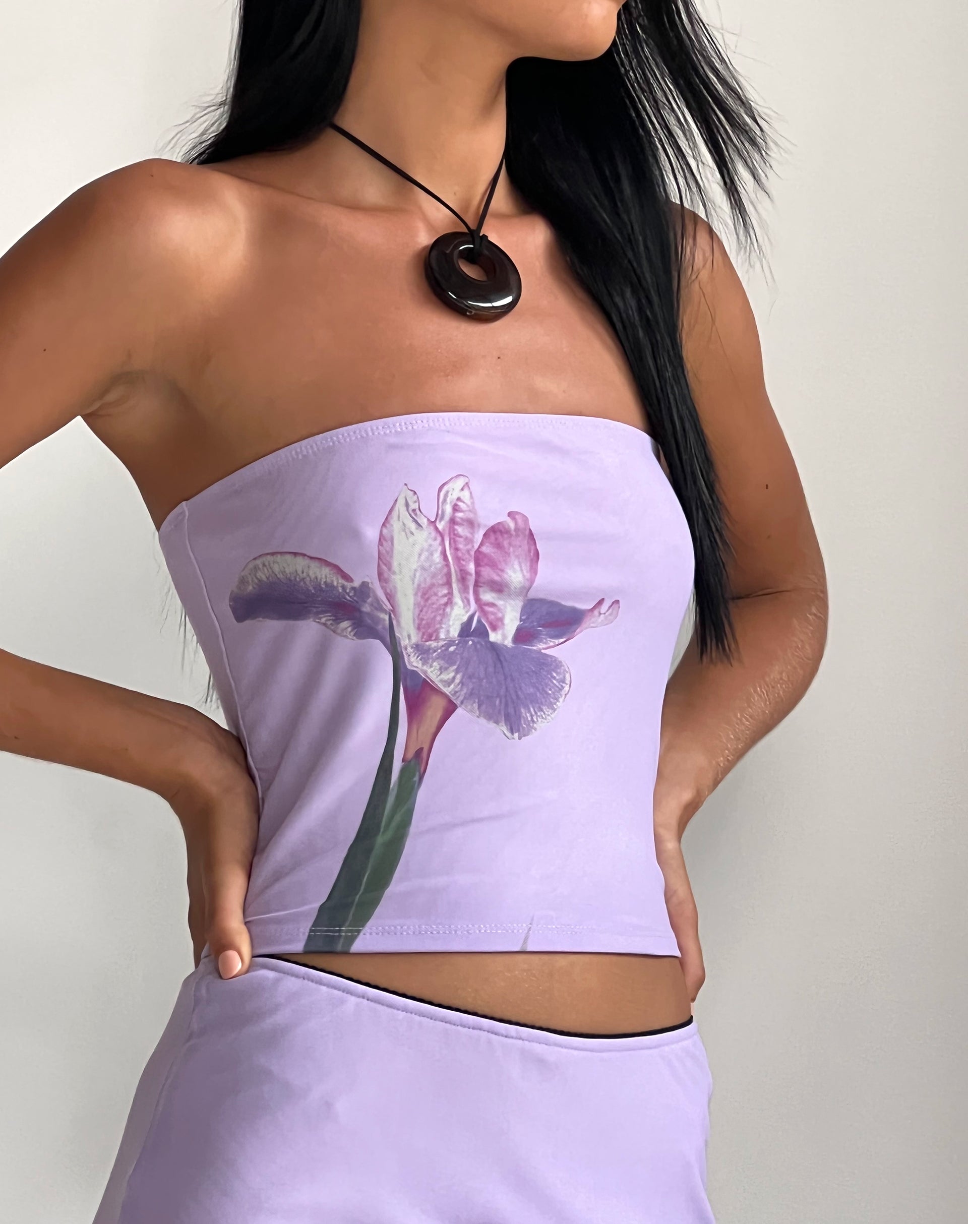 image de Shae Bandeau Top in Lilac Flower Placement