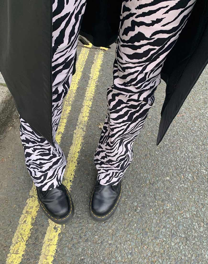 Image du pantalon Zoven en zèbre noir et blanc des années 90