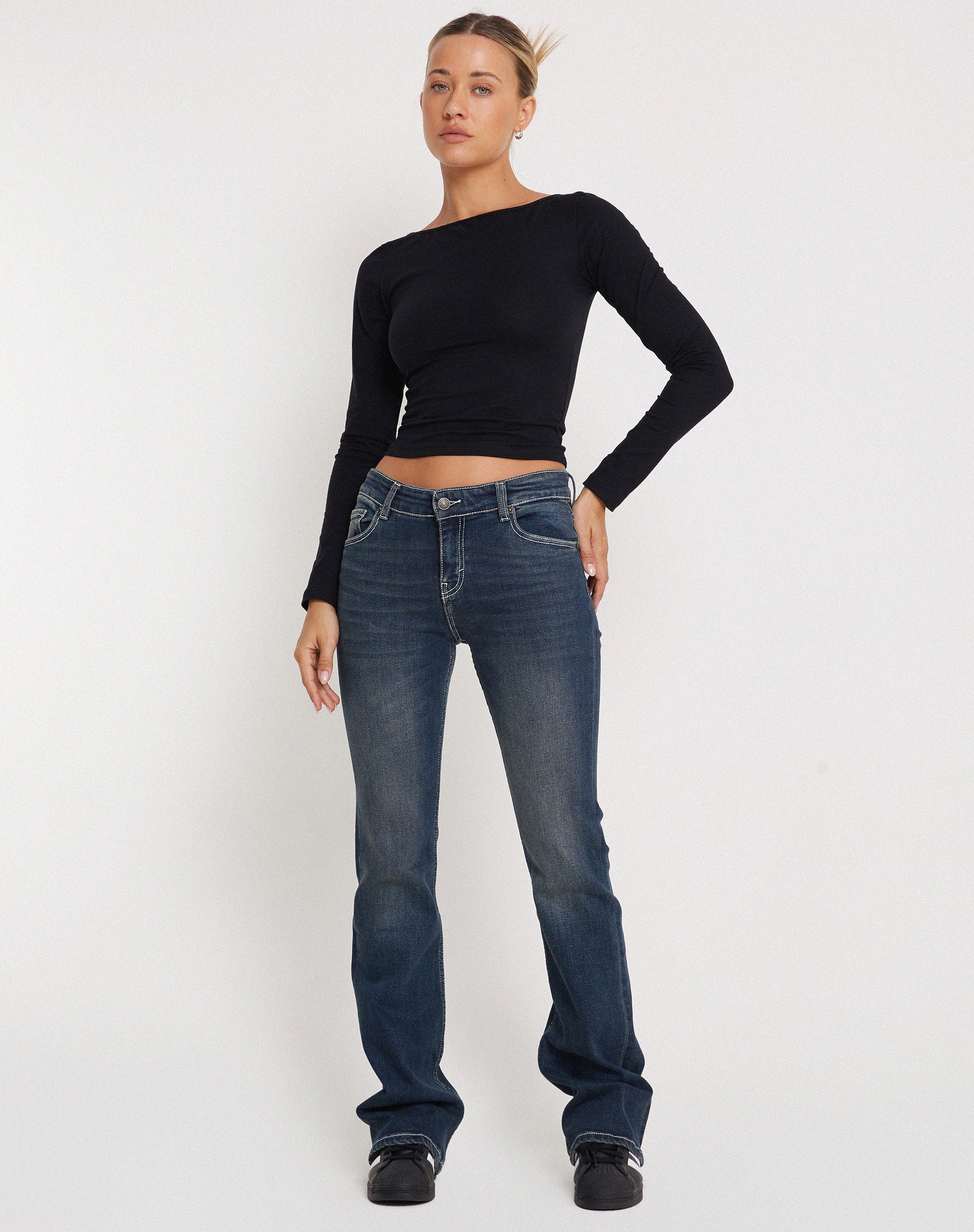 Afbeelding van Amabon Crop Top met lange mouwen in zwart