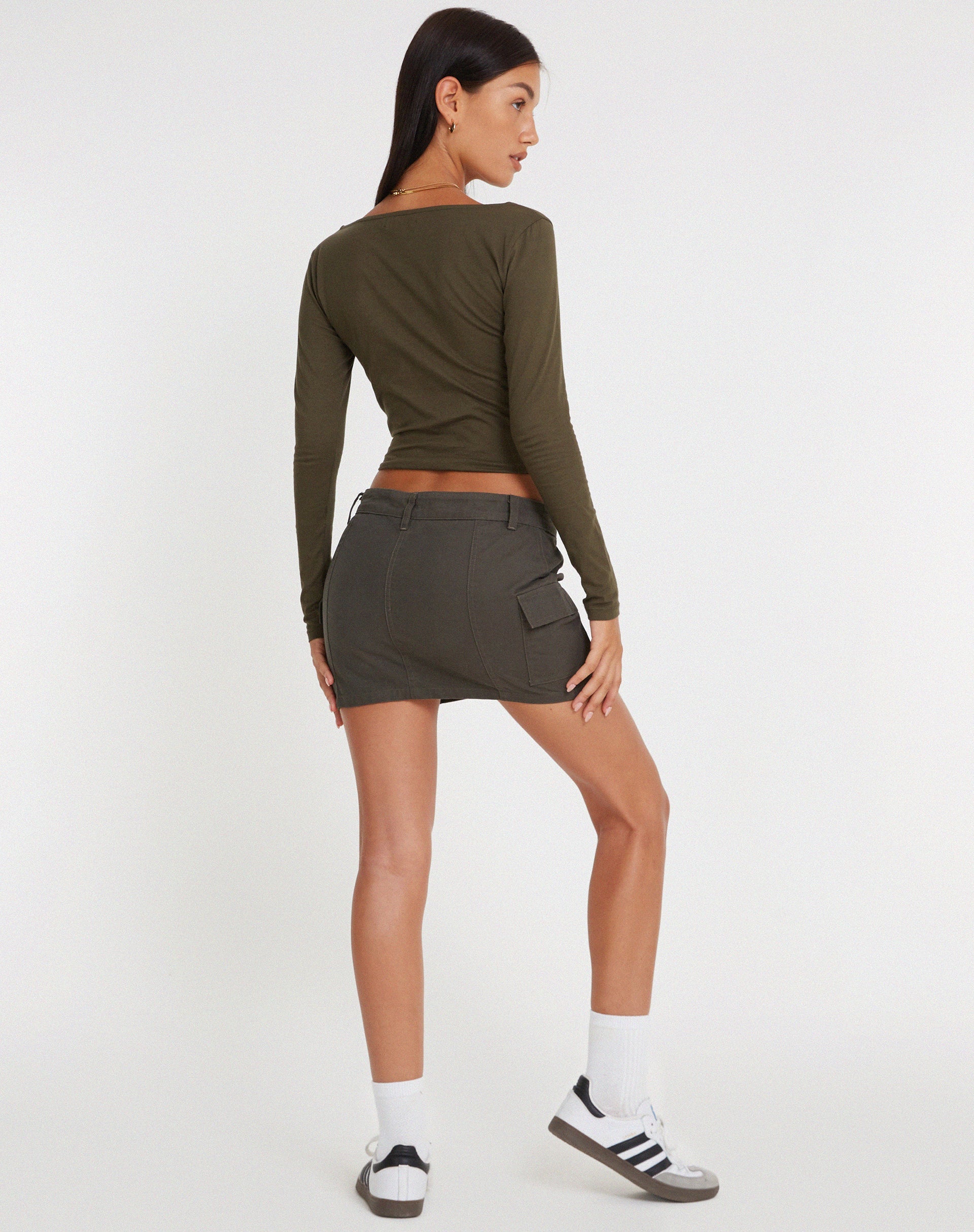 afbeelding van Bonlo Long Sleeve Top in Olive