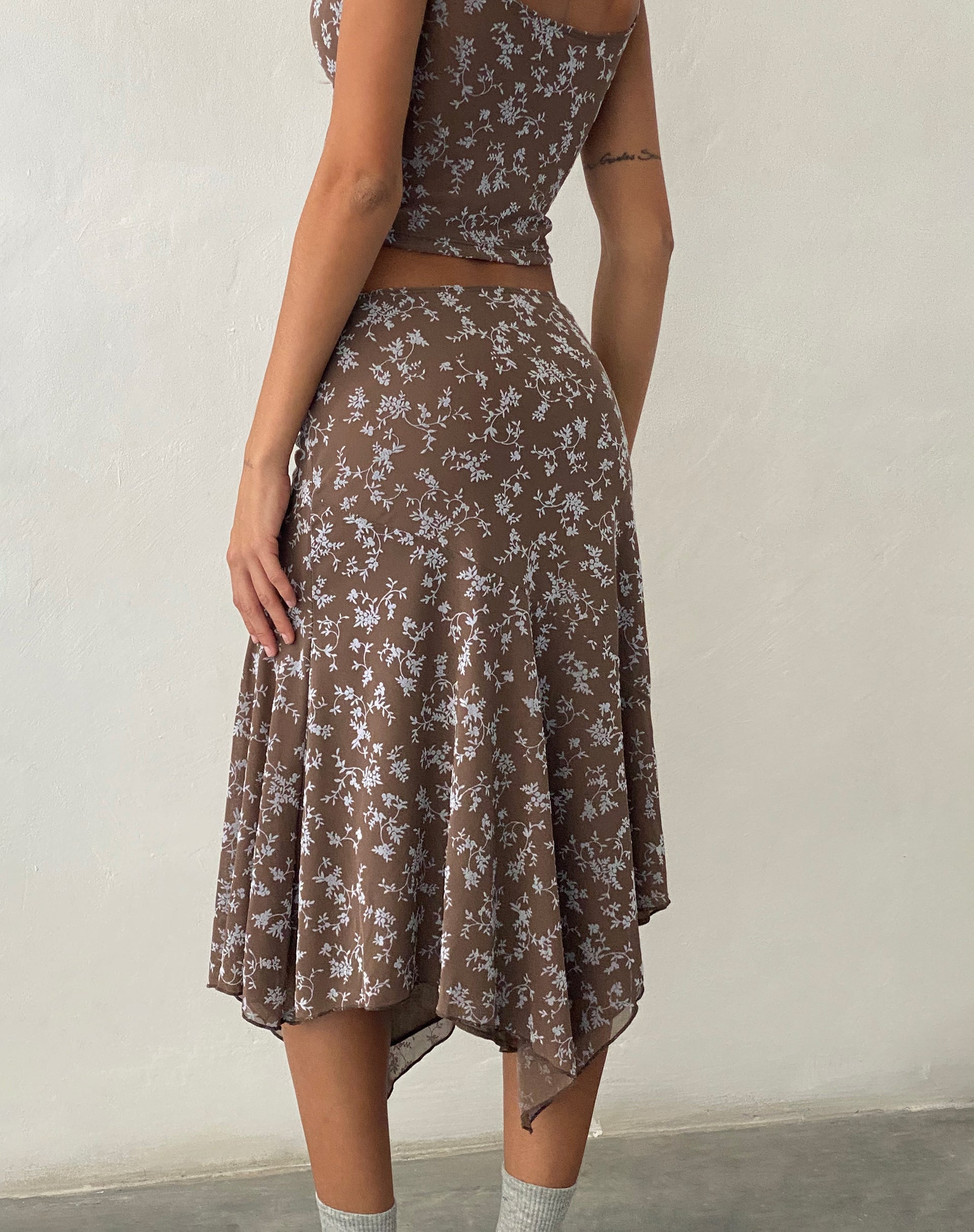 Afbeelding van Cinta Low Rise Midi Rok in Botanist Flock Donker Taupe