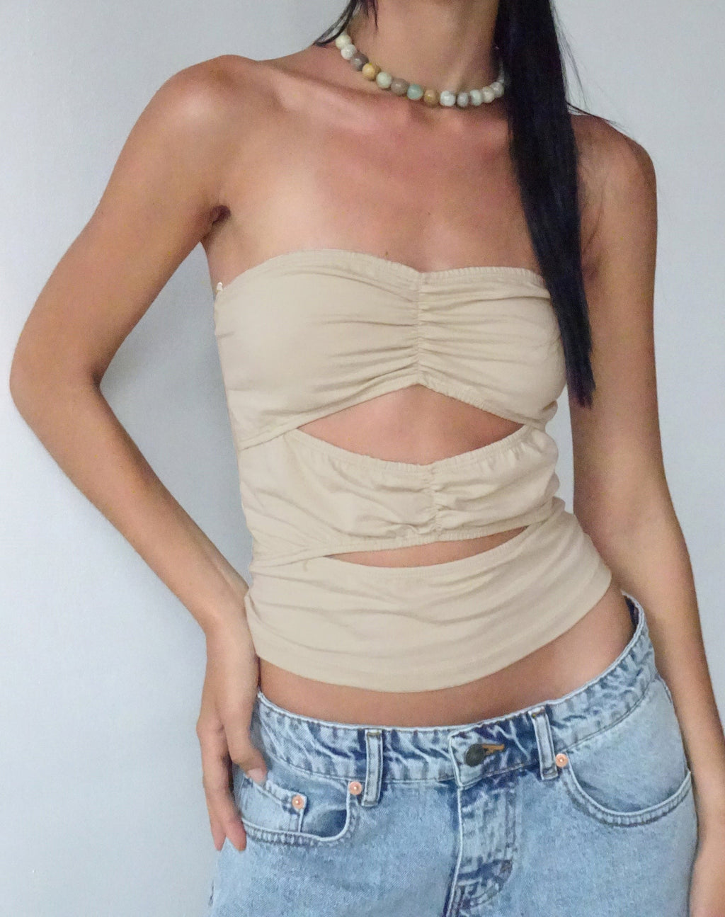 MOTEL X JACQUIE Dayu Bandeau Crop Top in Kokosmelk