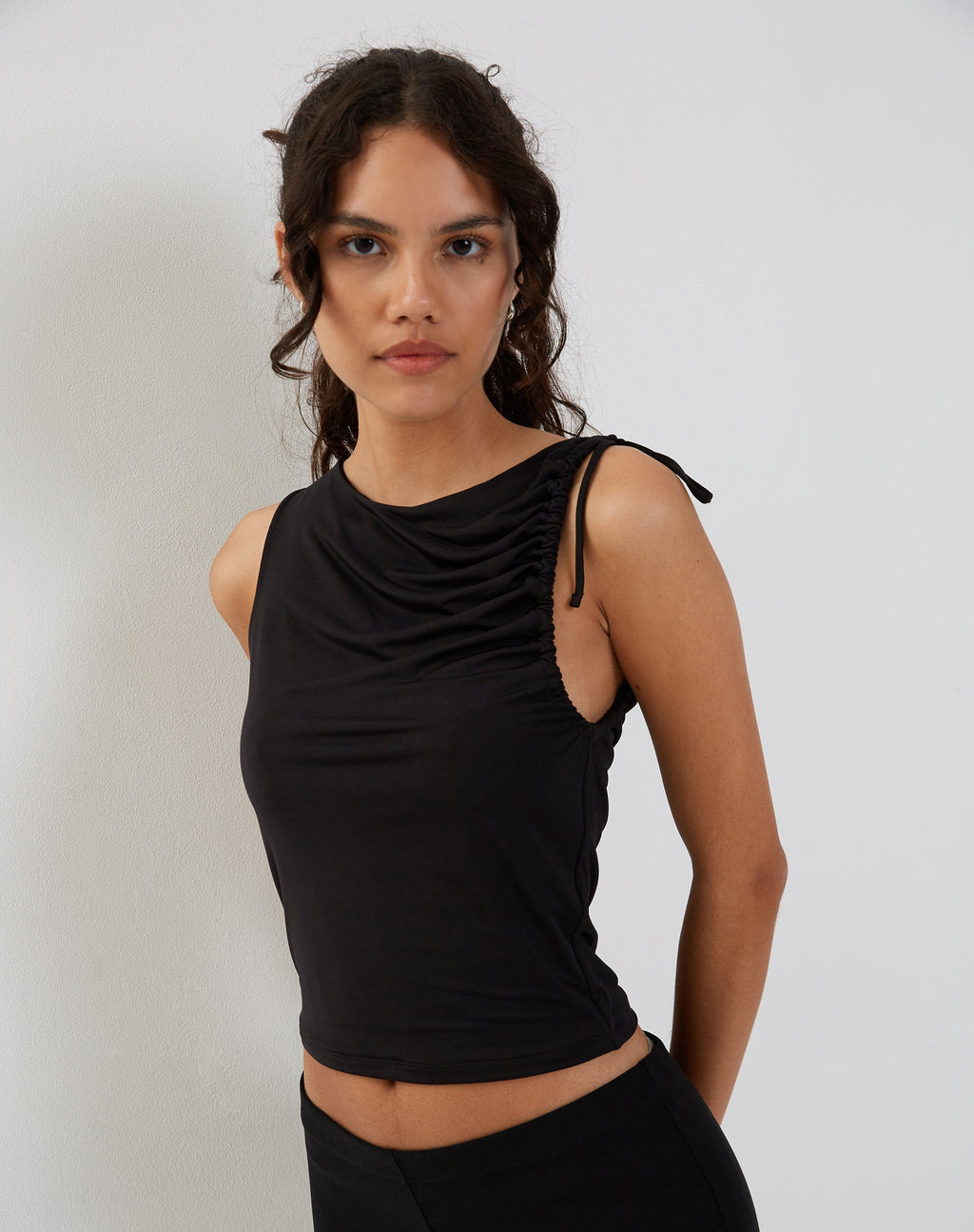 Hagne Vest Top in Zwart