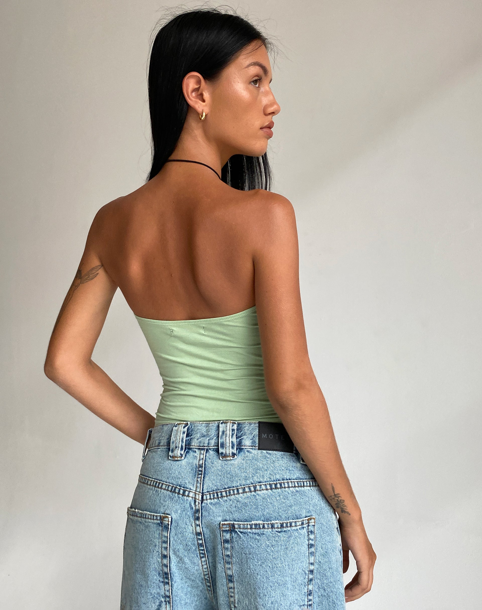 Afbeelding van Dayu Bandeau Crop Top in Zilver Sage