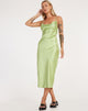 afbeelding van Palasha Midi Dress in Satin Lime Green