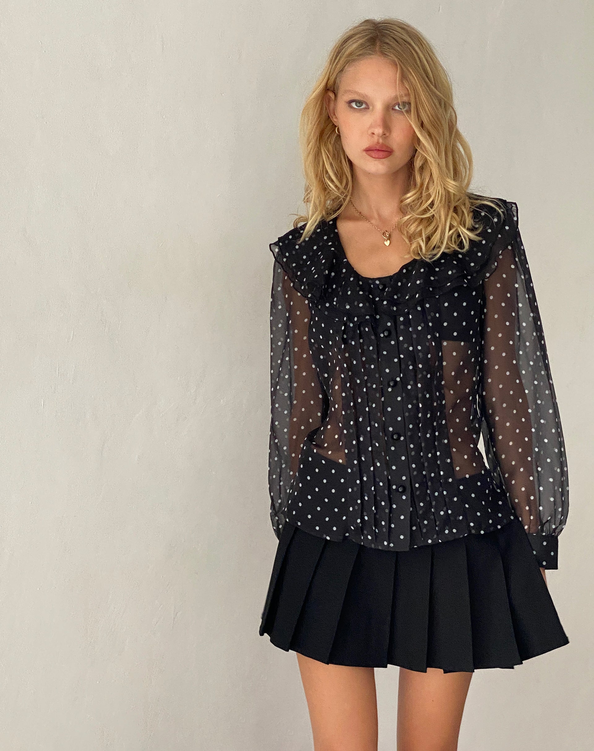 Afbeelding van Zinnia Blouse in Polka Zwart Chiffon