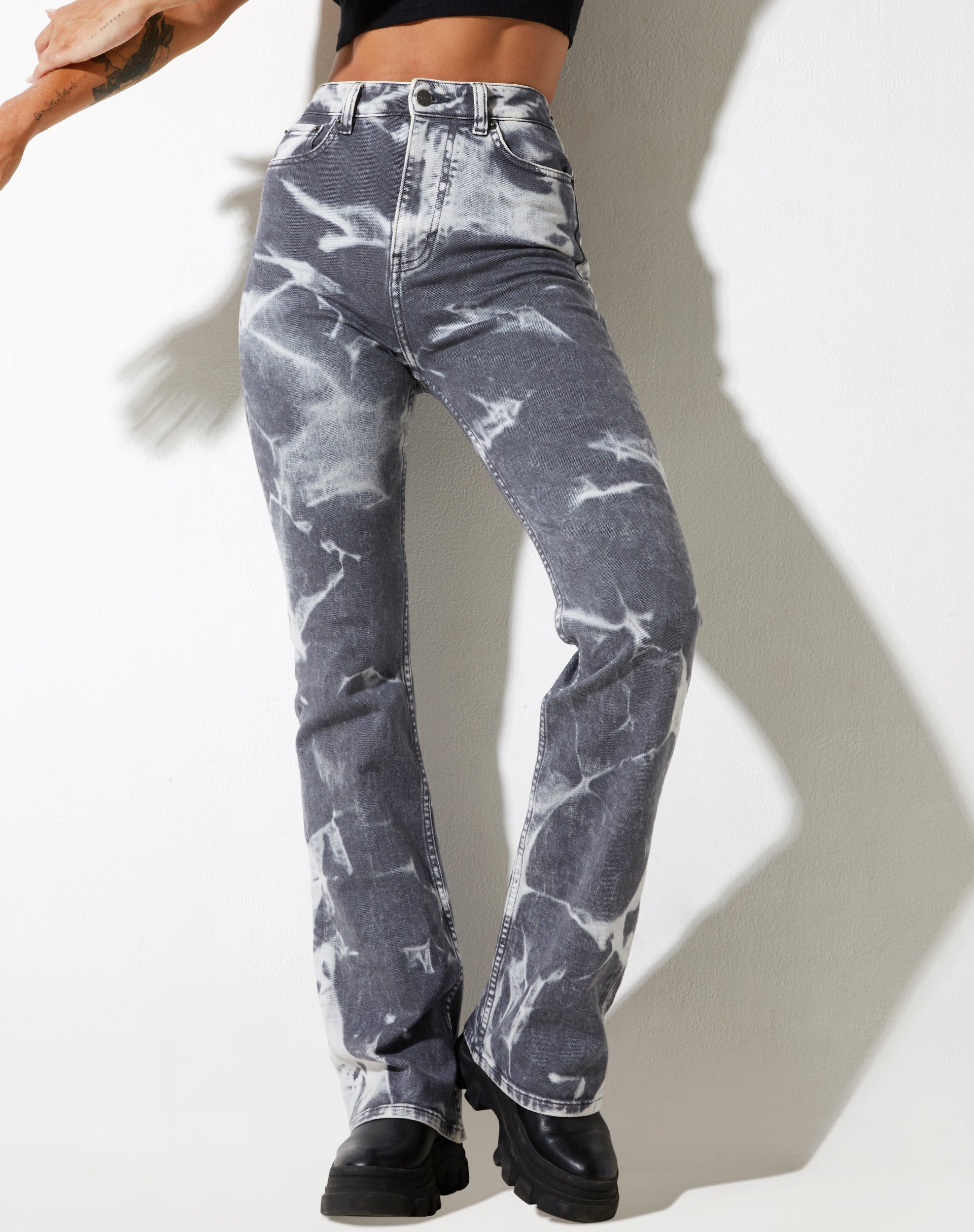 afbeelding van Bootleg Jeans in Laser Smoke Grey