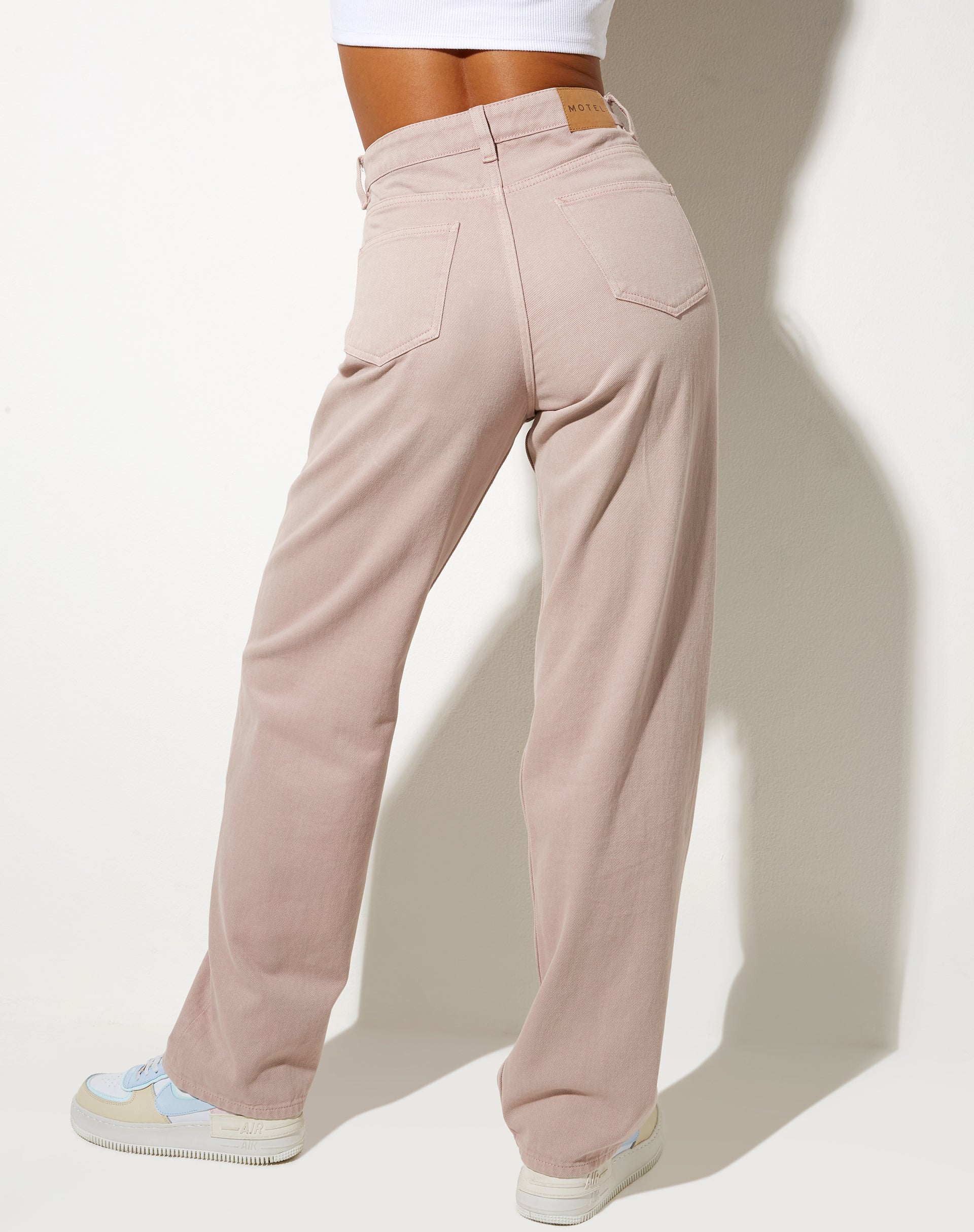 Afbeelding van Parallel Jeans in Washed Lilac