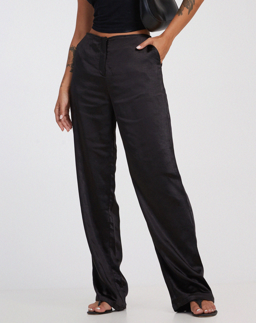 Pantalon large Akuna en satin noir