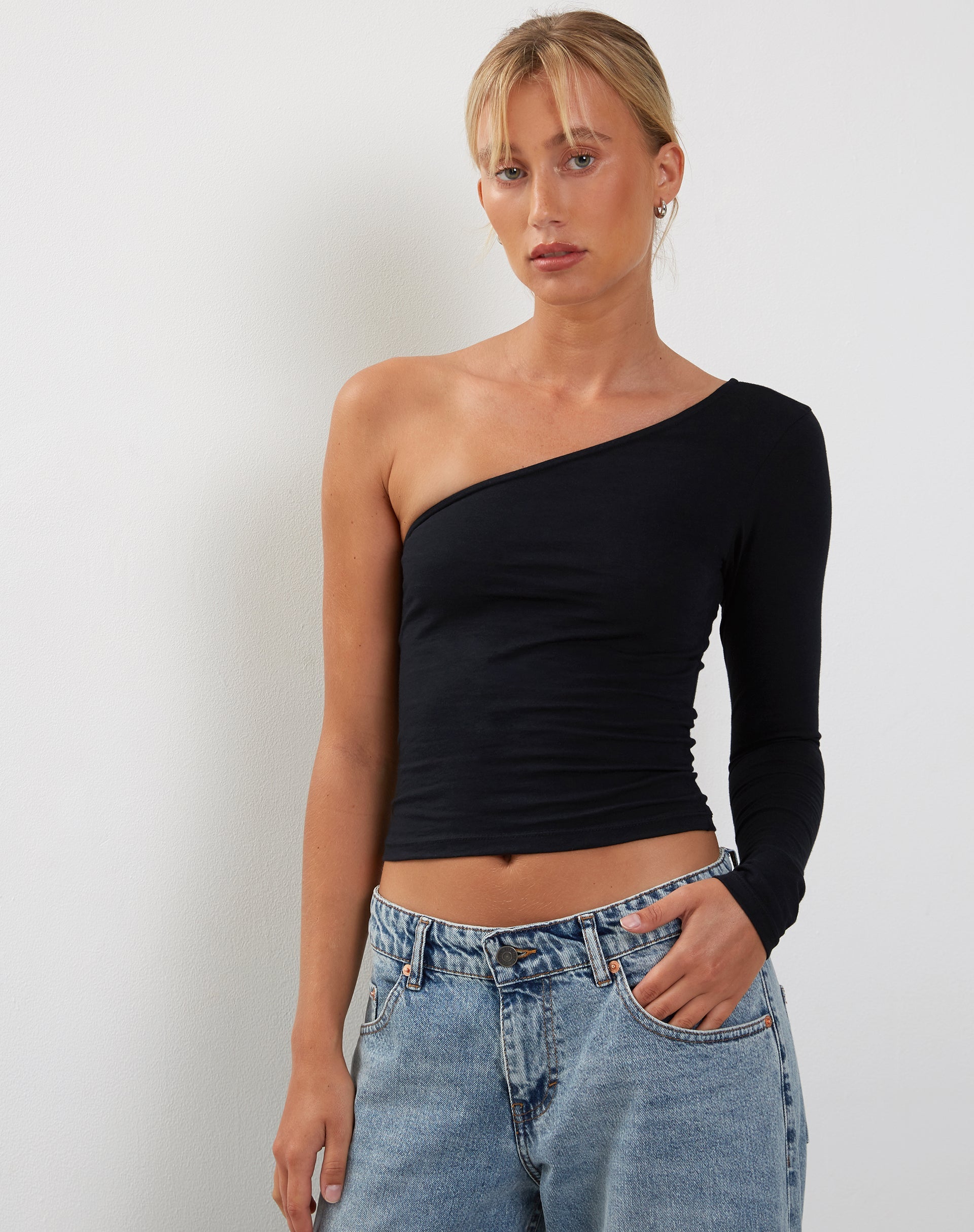 Bayge One Shoulder Top in Black