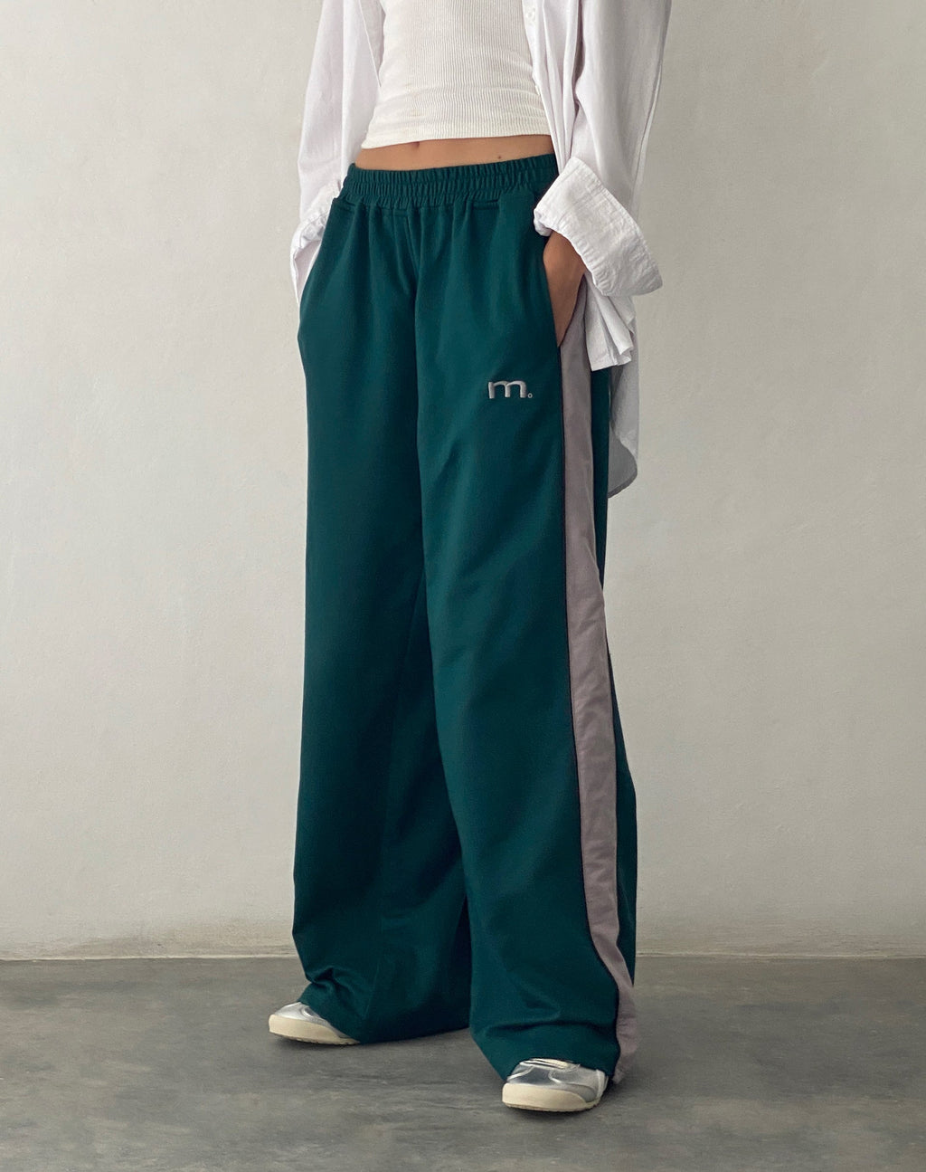 Bedion Oversized Jogger in Forest Green with M Embro