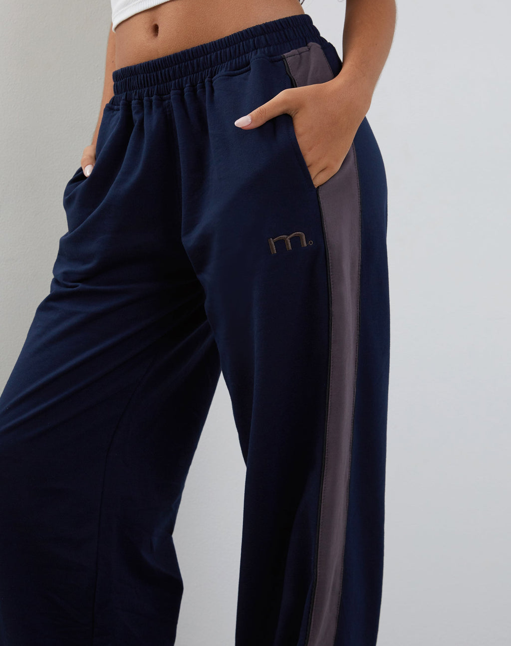 Bedion Oversized Jogger in Navy with M Embroidery