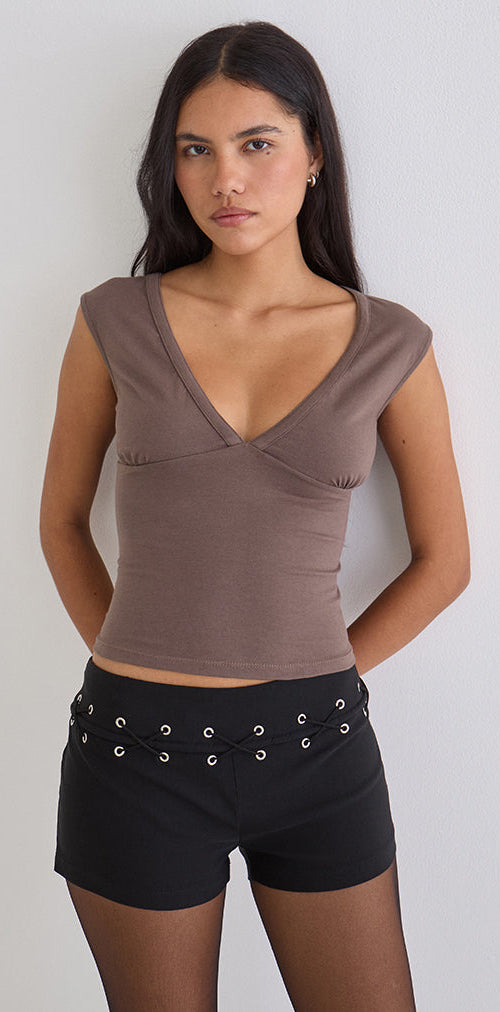 Image of Emberly Plunge Top in Coffee Quartz