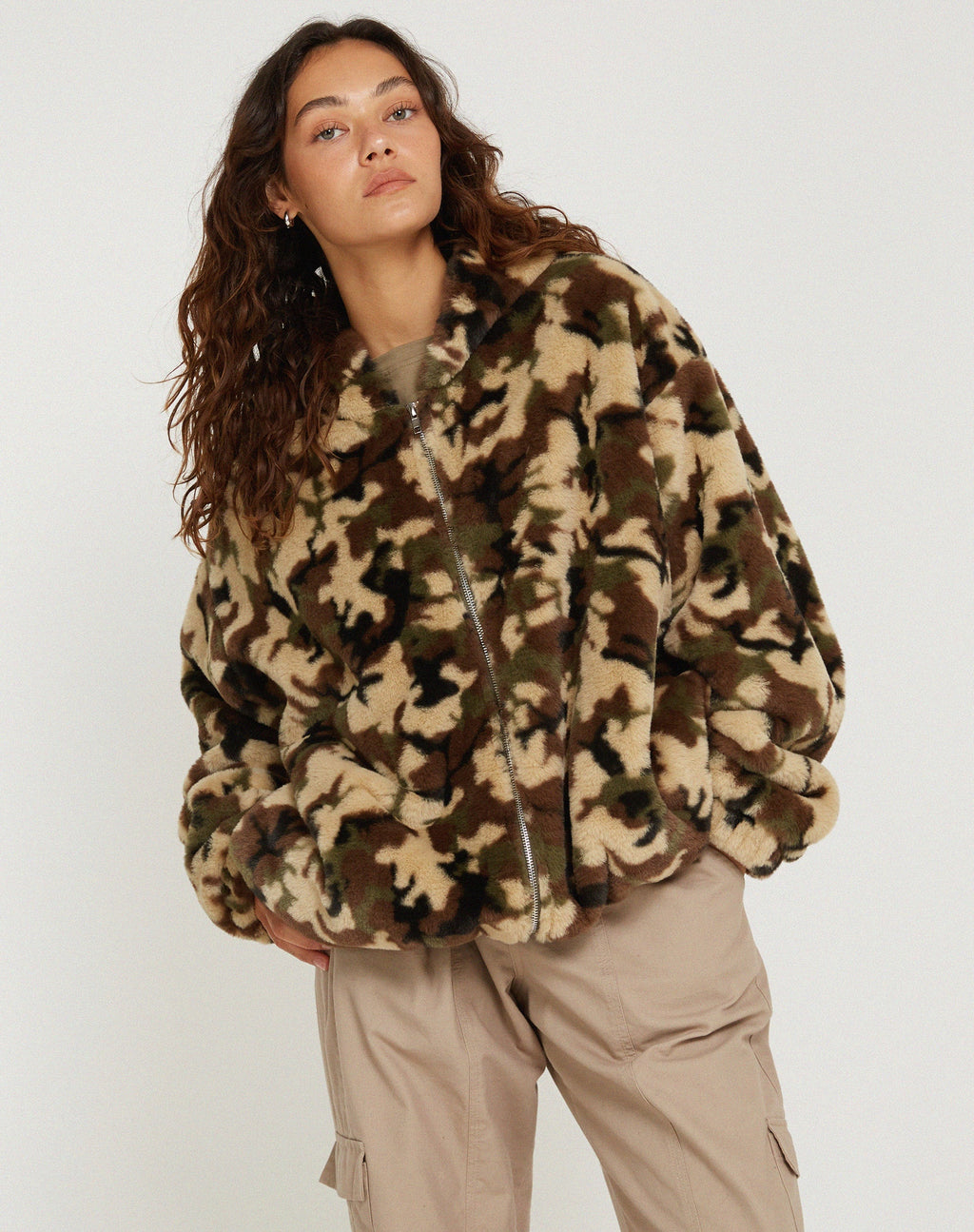 Veste en fausse fourrure Emerson en camouflage marron galet