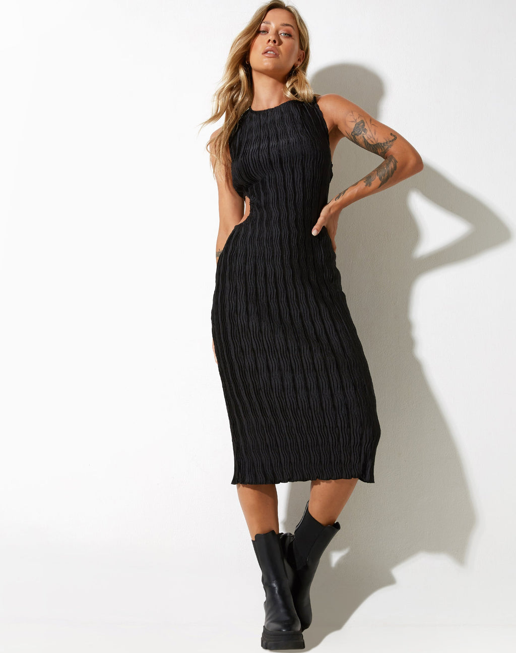 Robe midi Estonie en noir froissé