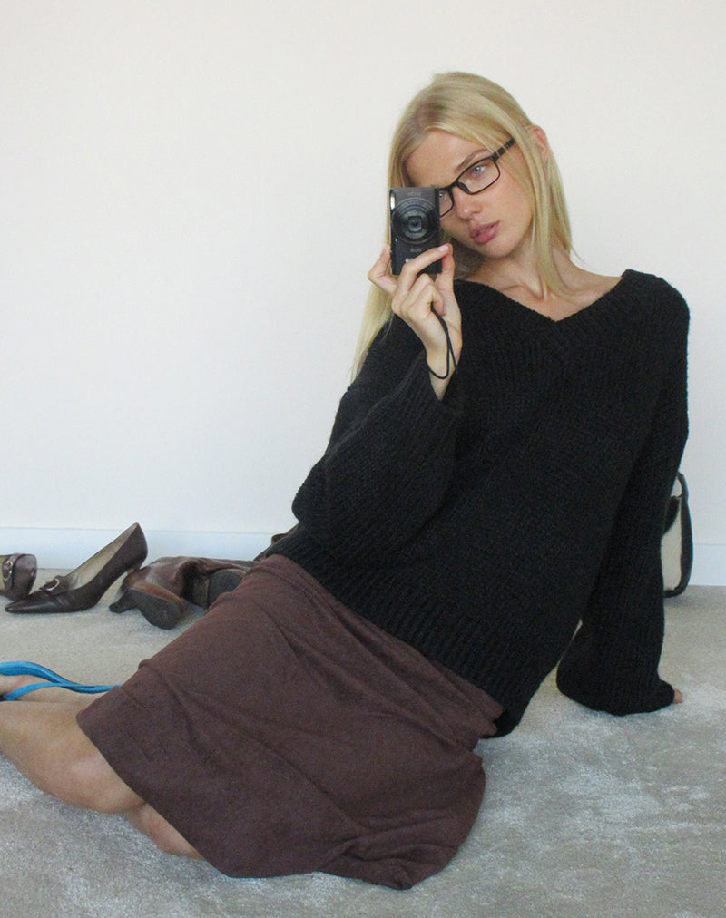 Image of Jaita V Neck Jumper in Chunky Knit Black