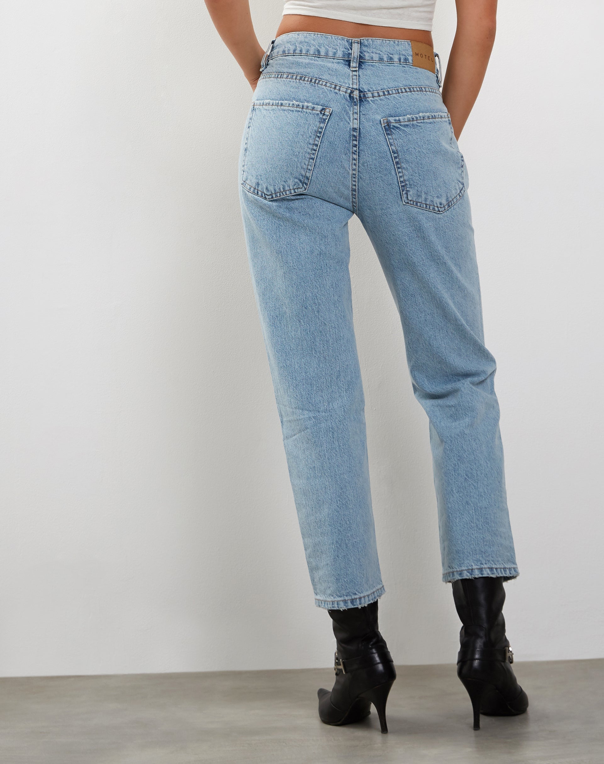 Mid Rise Straight Leg Jeans in Bleach Denim – motelrocks-com-eur