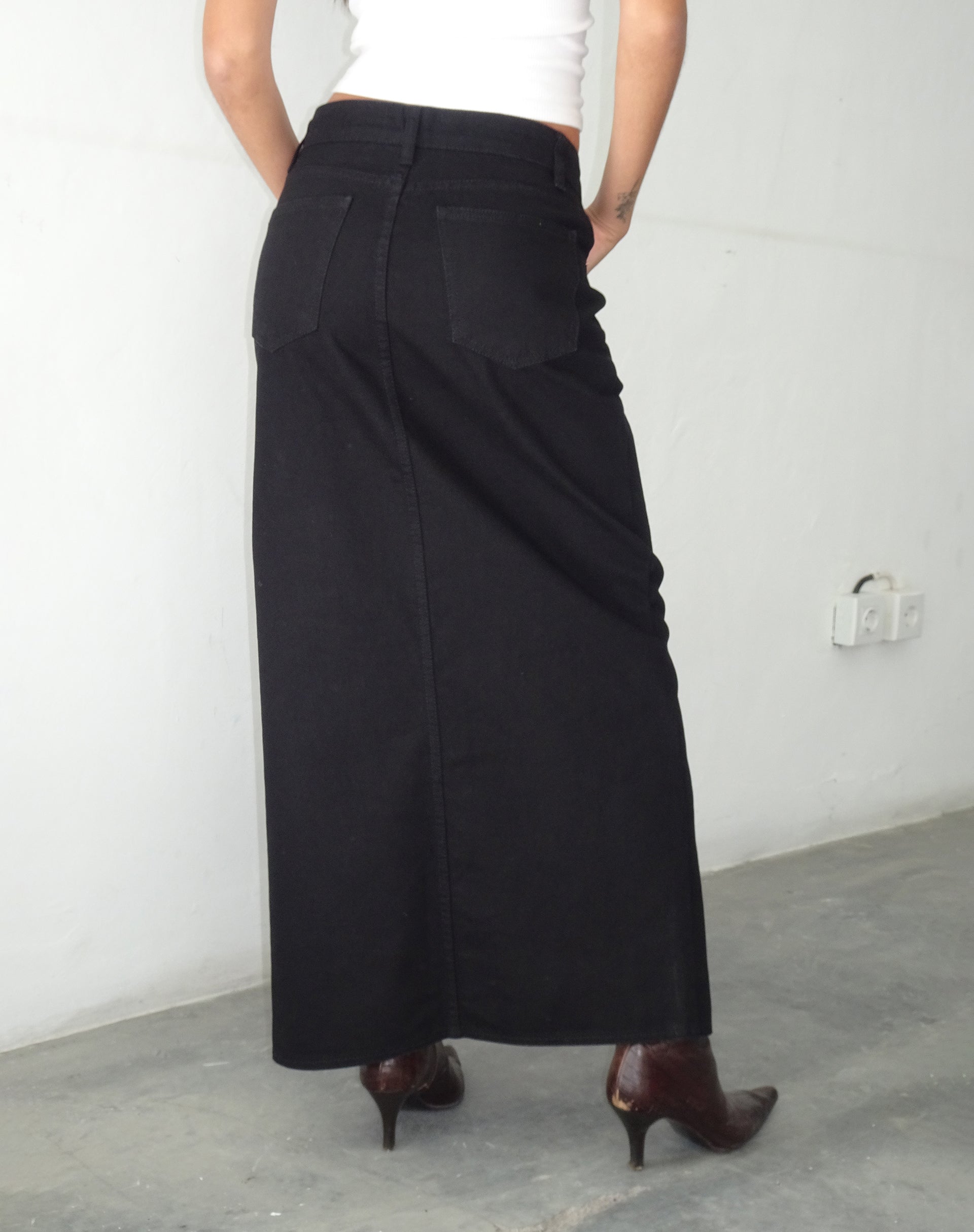 Black flowy skirt jean hotsell