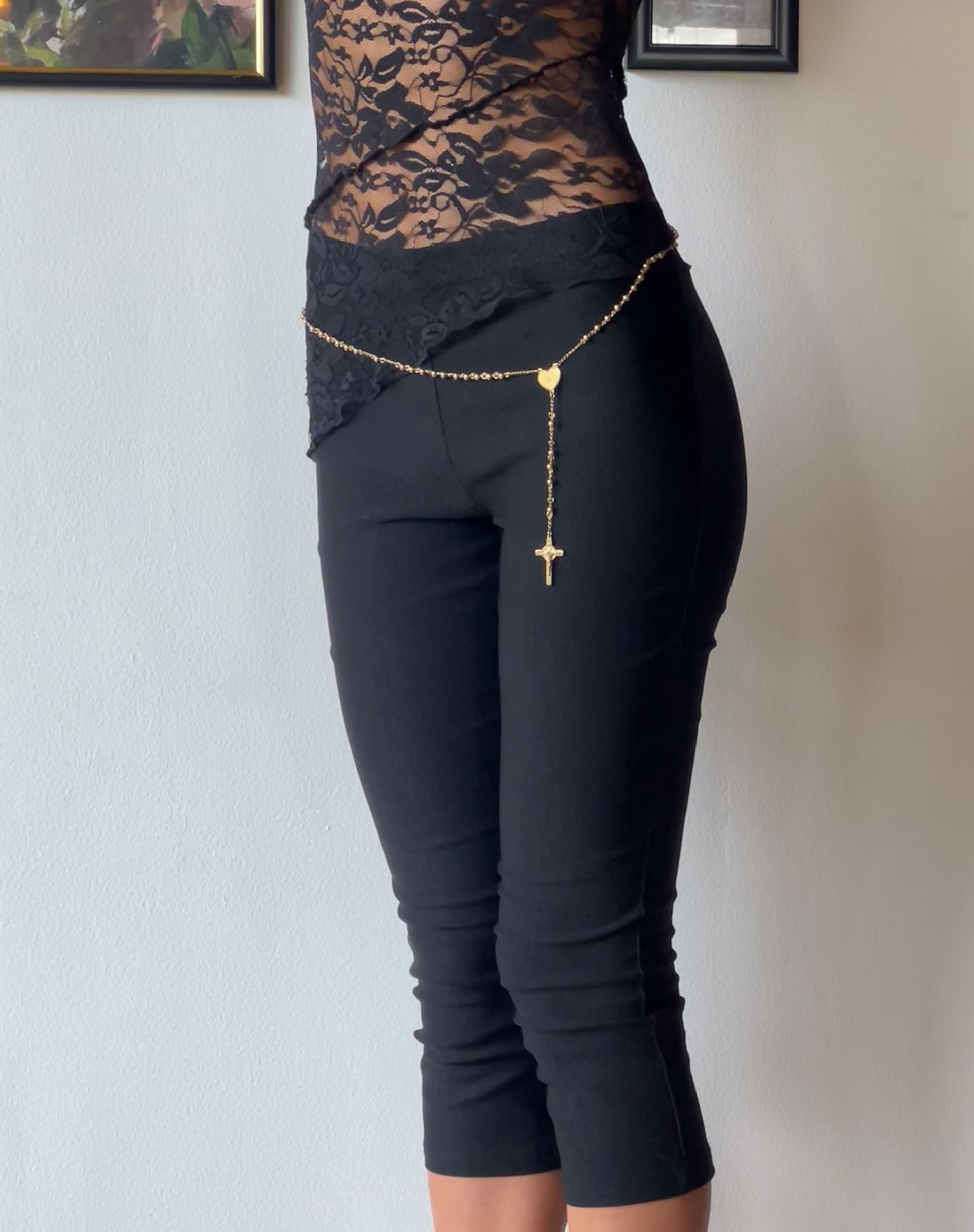 Tuka Lace Cropped Capri Shorts in Black