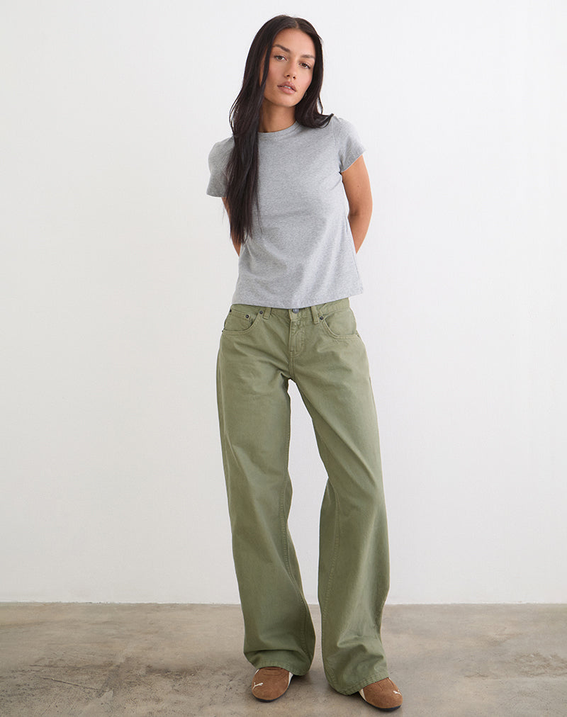 Immagine dei jeans a vita bassa paralleli in verde felce