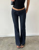 Immagine dei jeans a zampa con vita extra bassa a righe indaco