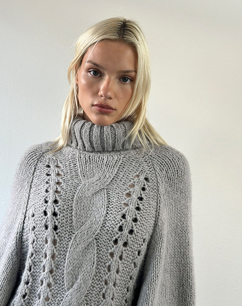 Oswin Jumper in Cable Knit Light Grey