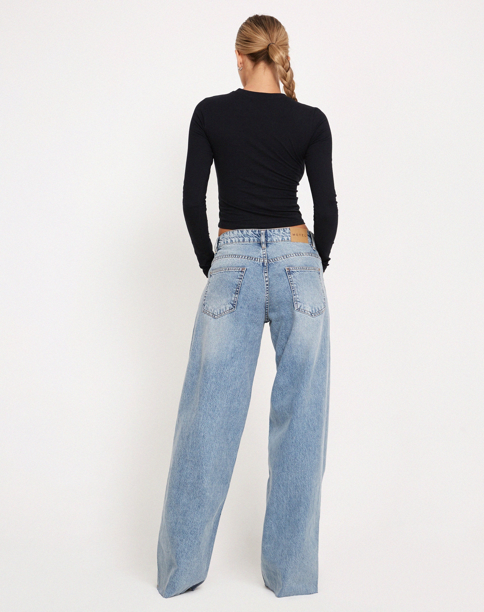 Raw hem best sale boyfriend jeans