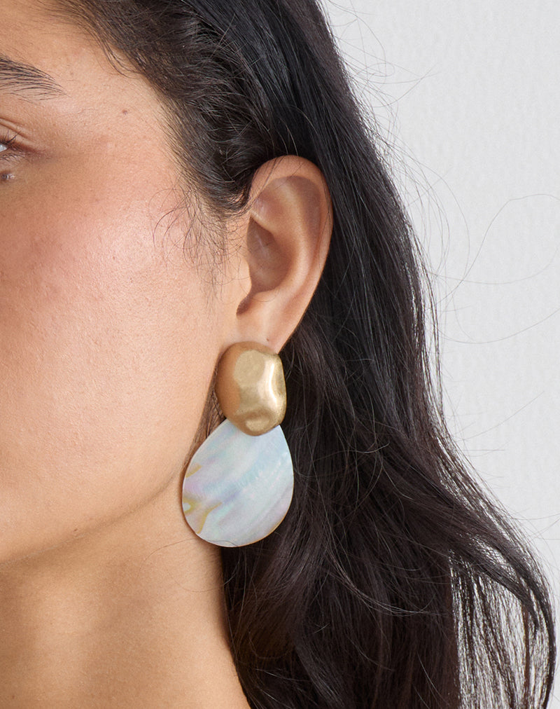 Photo des boucles d'oreilles « Shell Disc Drop »