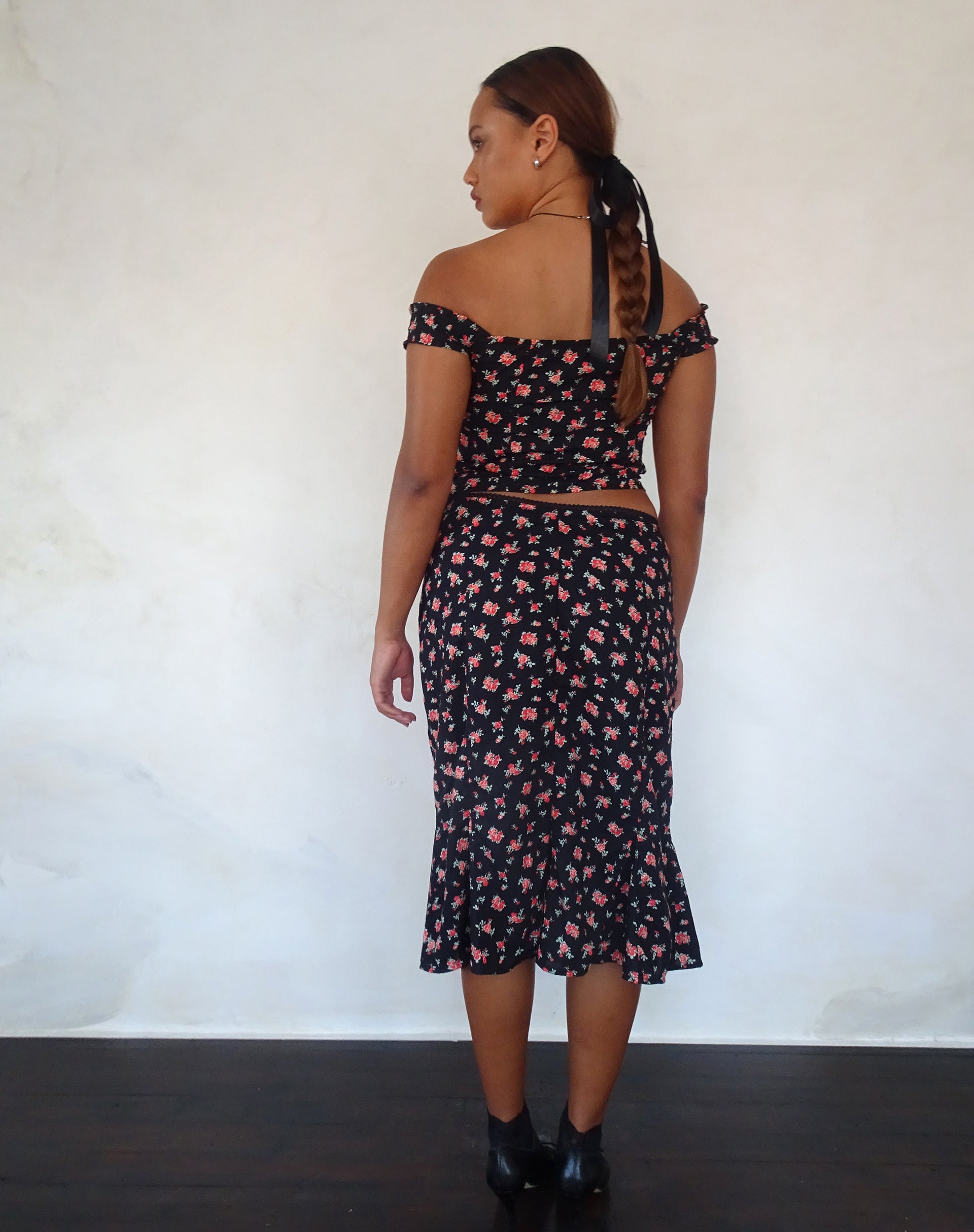 Image of Sima Midi Skirt in Flowing Rose Black