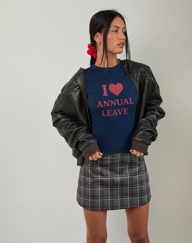 Camiseta Sutin en azul marino con gráfico I Love Annual Leave en rojo