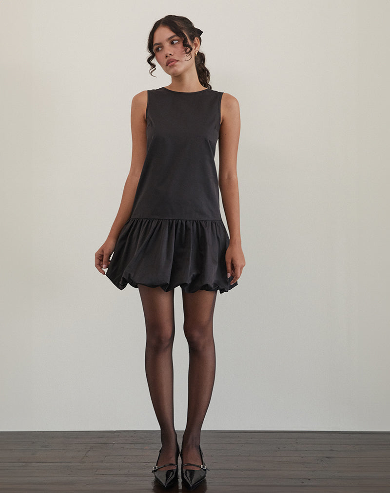 Robe courte à ourlet bouffant Tamilo en noir