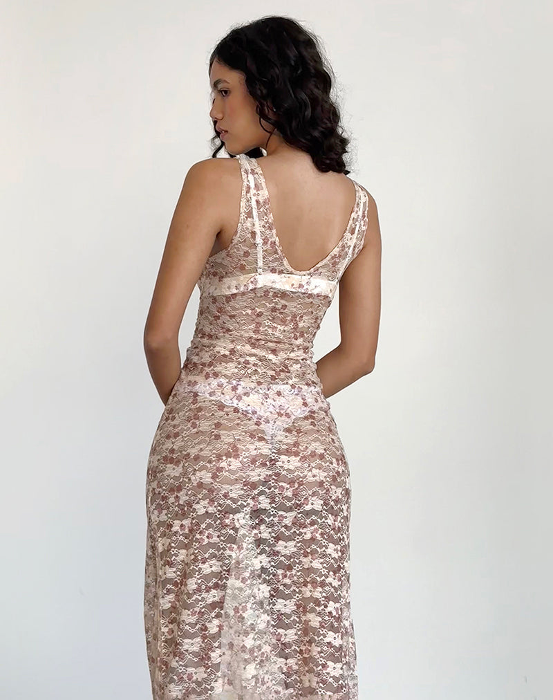 Robe longue Valtheni en dentelle rose pétale chic