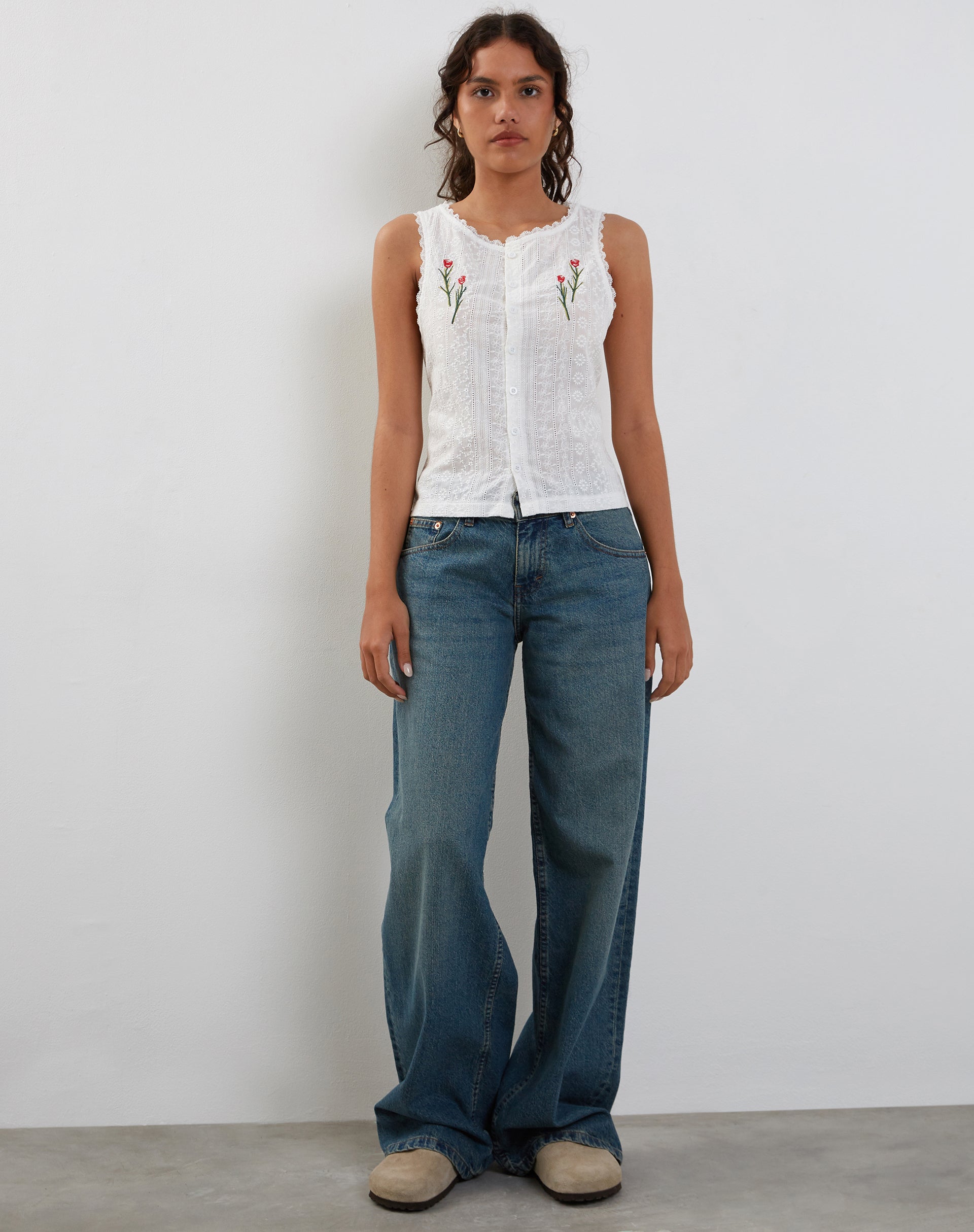 Image of Vezia broderie Sleeveless Top in White with Rose Embroidery