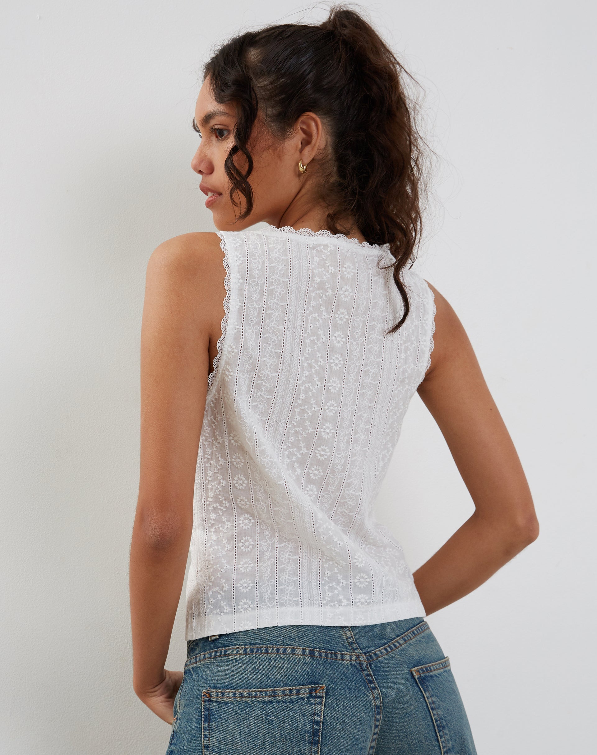 Image of Vezia broderie Sleeveless Top in White with Rose Embroidery