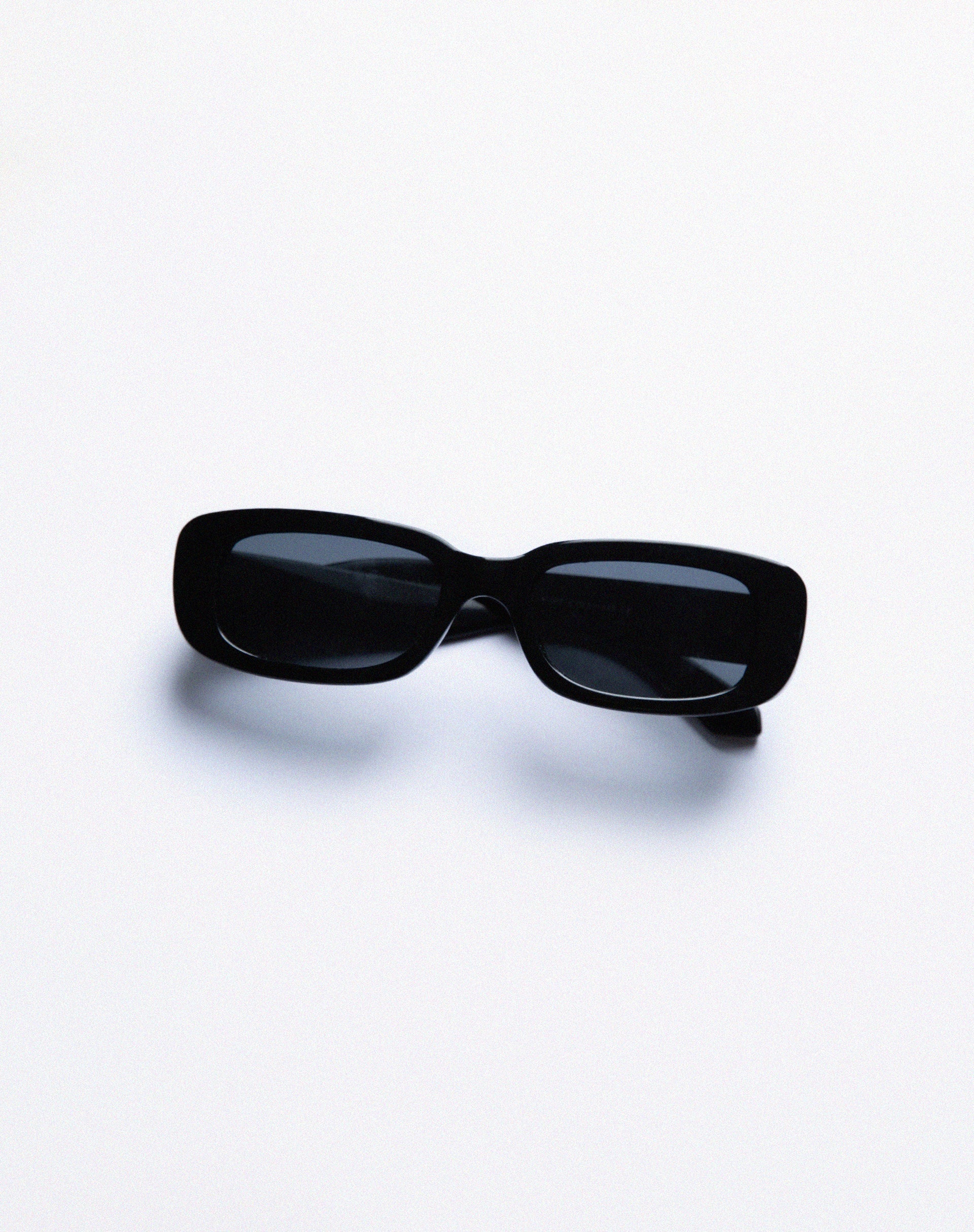 Serena Sunglasses in Black