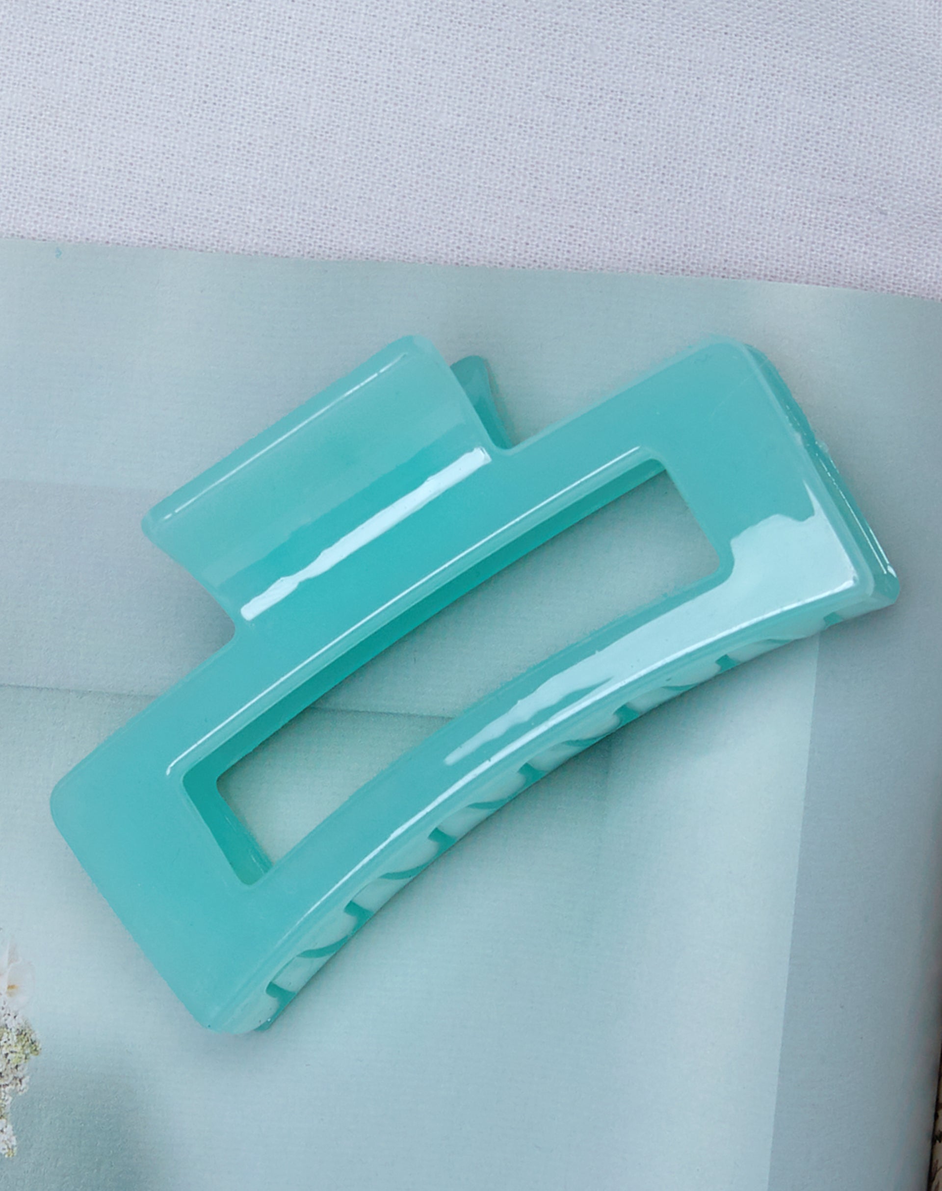 Image of Ridna Hair Claw in Green