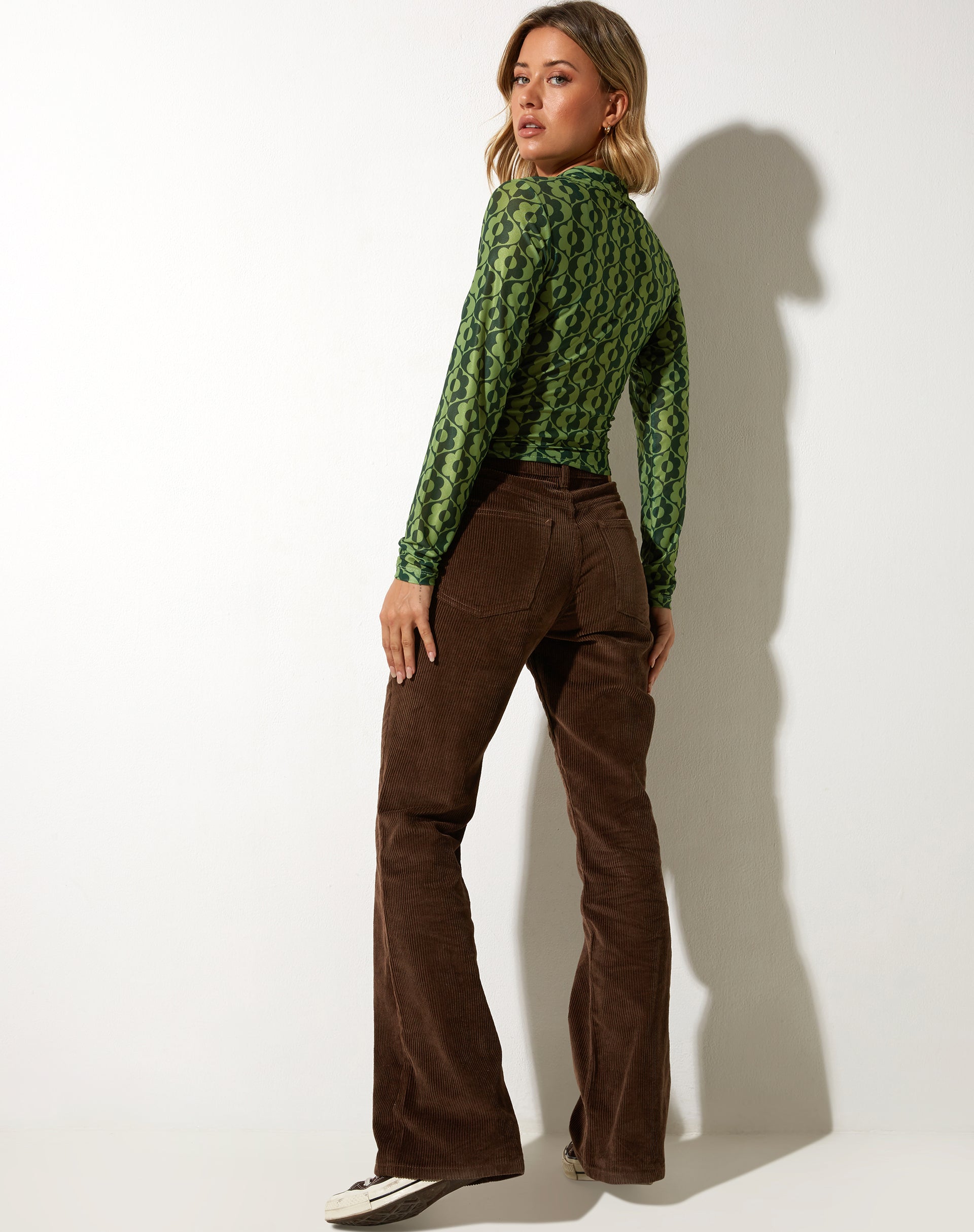 image of Kelly Cropped Shirt in Wavy Daisy Green