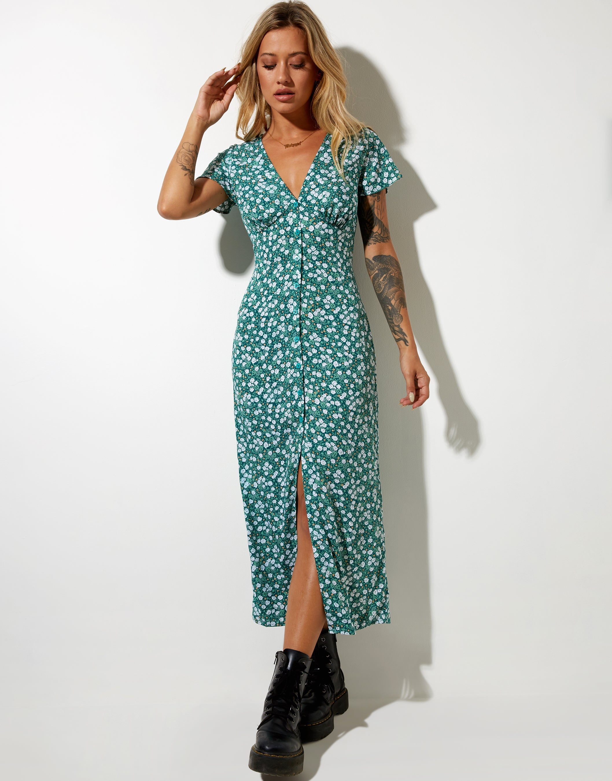 Image of Larin Midi Dress in Floral Field Green