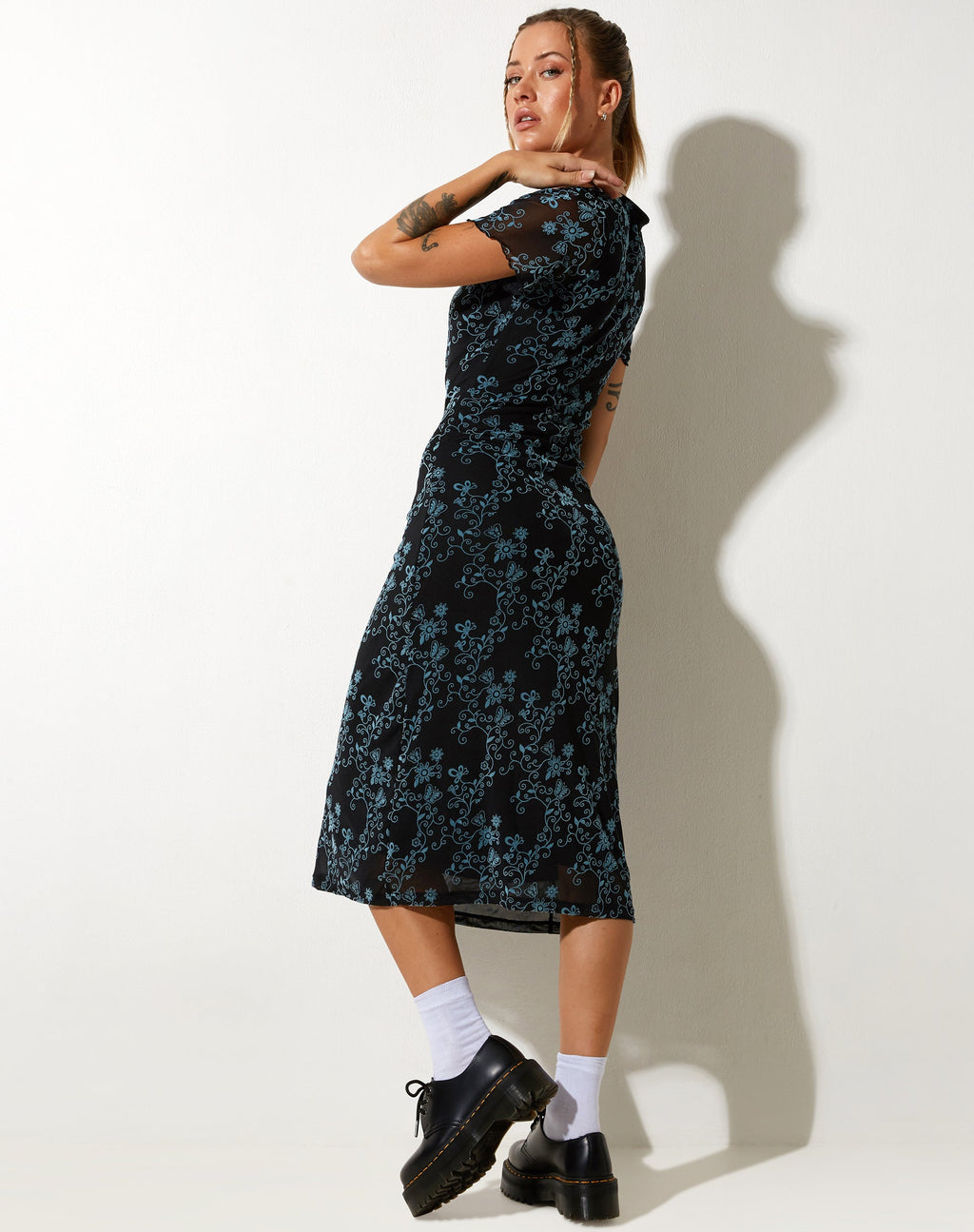 Lorani Midi Dress in Butterfly Vine Flock Blue
