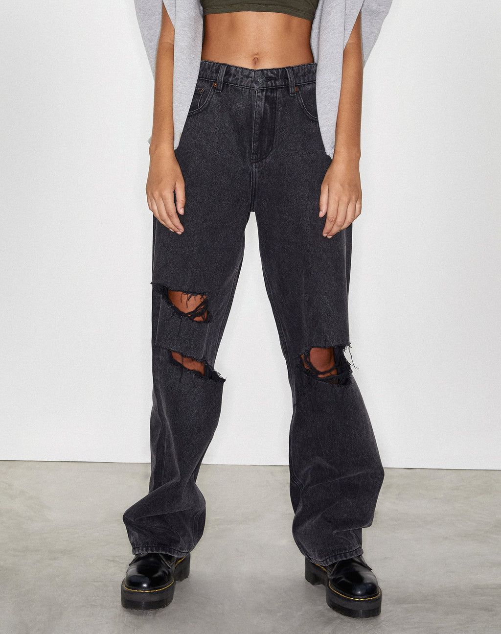 Rips Parallel Jeans in Black Wash